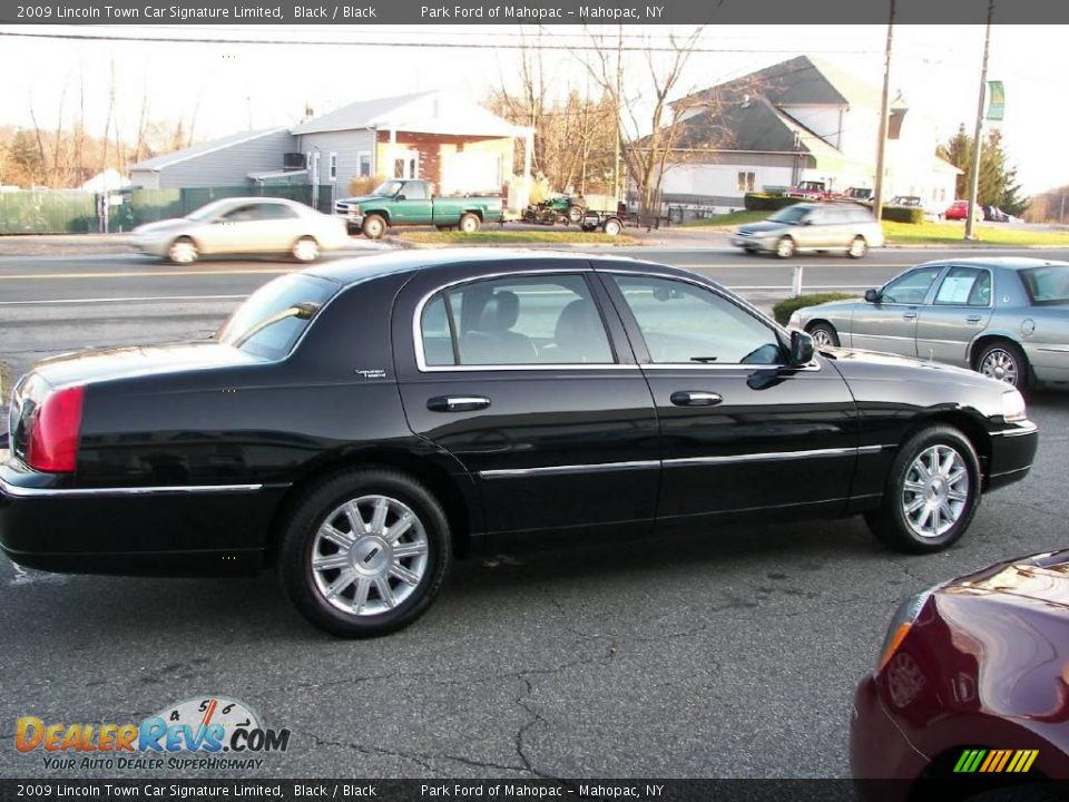 2009 Lincoln Town Car Signature Limited Black / Black Photo #17