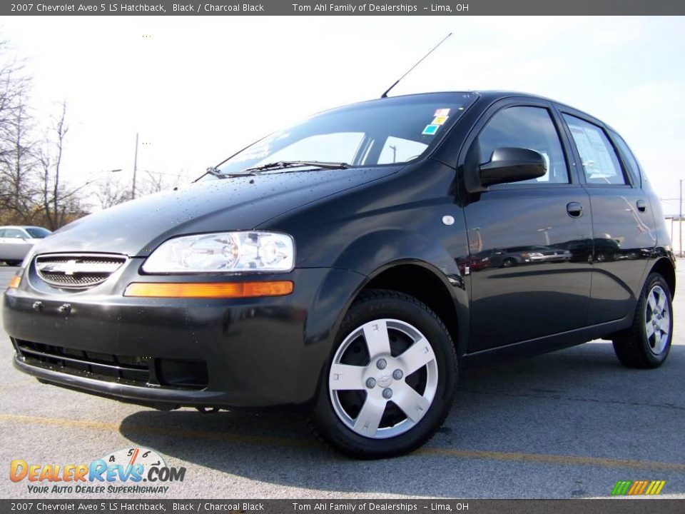 2007 Chevrolet Aveo 5 LS Hatchback Black / Charcoal Black Photo #5