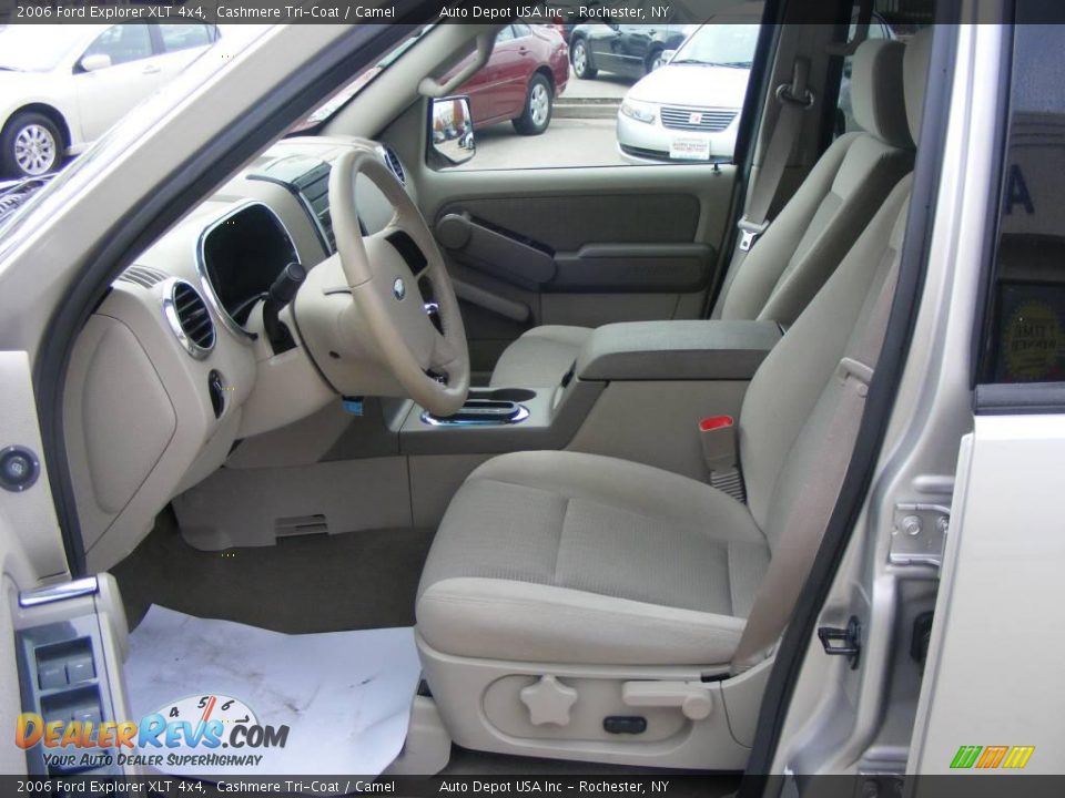 2006 Ford Explorer XLT 4x4 Cashmere Tri-Coat / Camel Photo #9