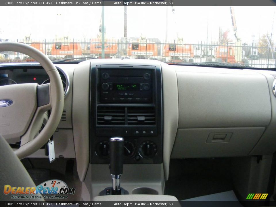 2006 Ford Explorer XLT 4x4 Cashmere Tri-Coat / Camel Photo #11