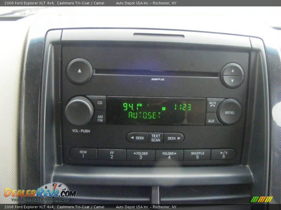 2006 Ford Explorer XLT 4x4 Cashmere Tri-Coat / Camel Photo #13