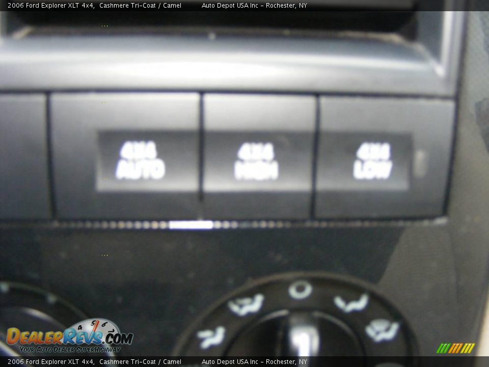 2006 Ford Explorer XLT 4x4 Cashmere Tri-Coat / Camel Photo #15
