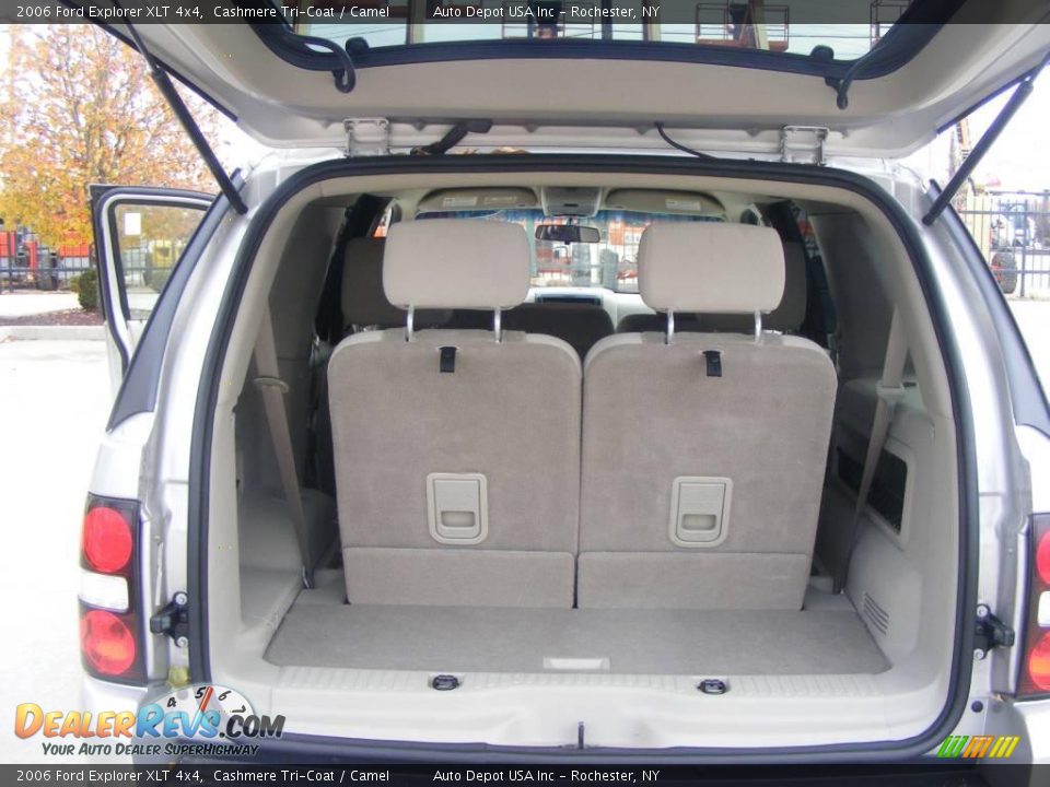 2006 Ford Explorer XLT 4x4 Cashmere Tri-Coat / Camel Photo #19