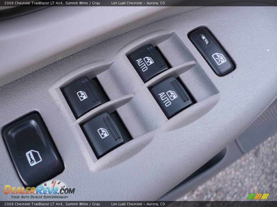 2009 Chevrolet TrailBlazer LT 4x4 Summit White / Gray Photo #8