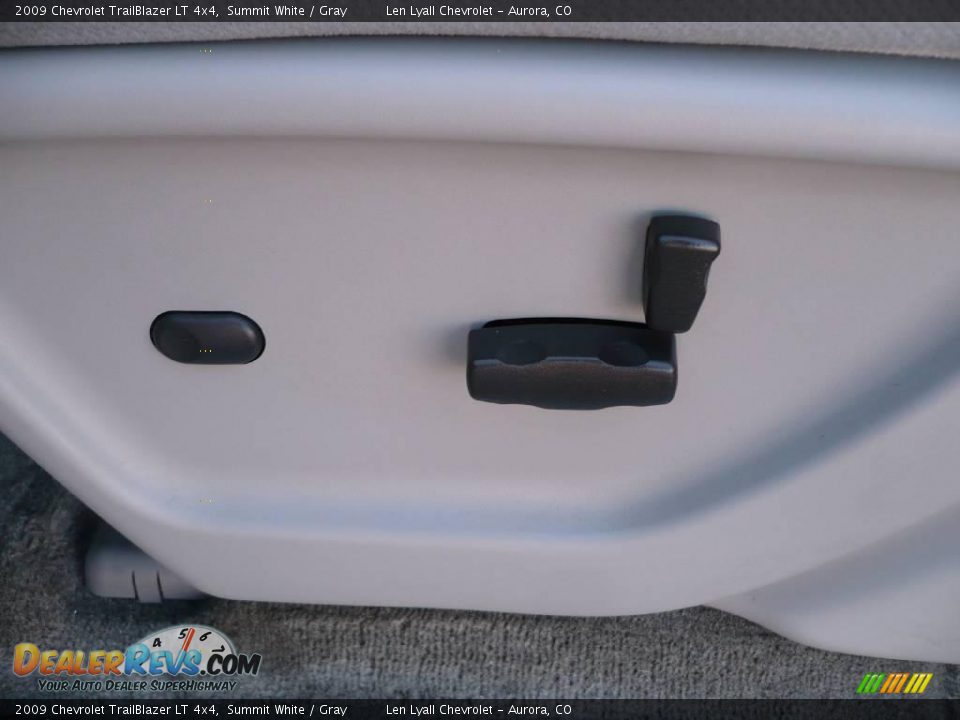 2009 Chevrolet TrailBlazer LT 4x4 Summit White / Gray Photo #25