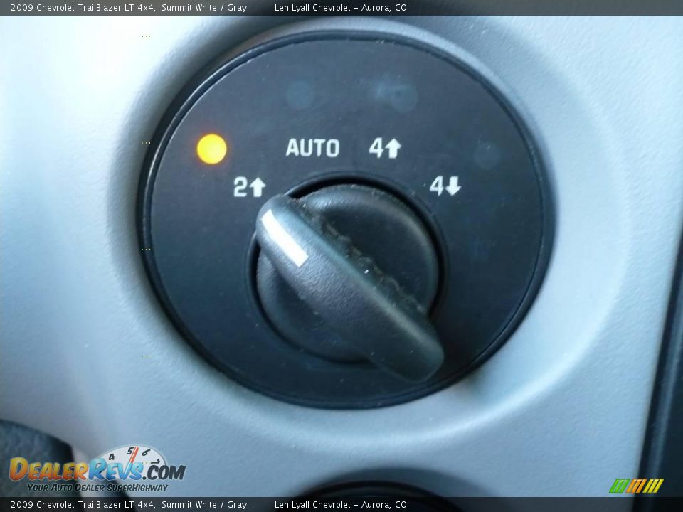 2009 Chevrolet TrailBlazer LT 4x4 Summit White / Gray Photo #27