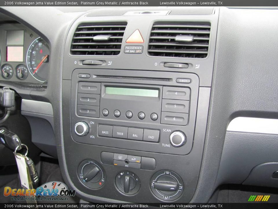 2006 Volkswagen Jetta Value Edition Sedan Platinum Grey Metallic / Anthracite Black Photo #16