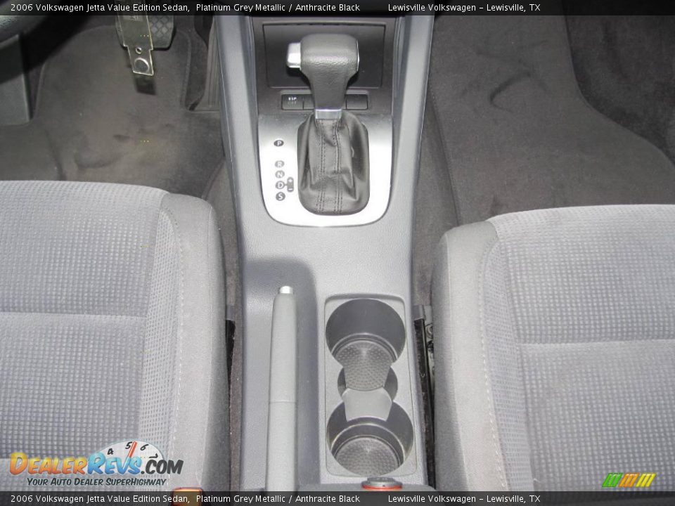 2006 Volkswagen Jetta Value Edition Sedan Platinum Grey Metallic / Anthracite Black Photo #17