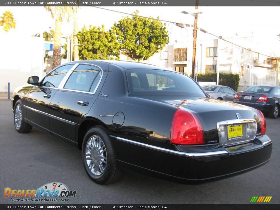 2010 Lincoln Town Car Continental Edition Black / Black Photo #5