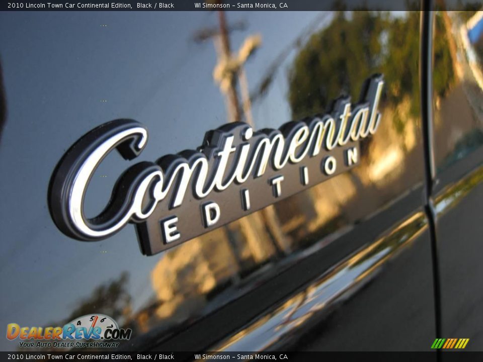 2010 Lincoln Town Car Continental Edition Black / Black Photo #9