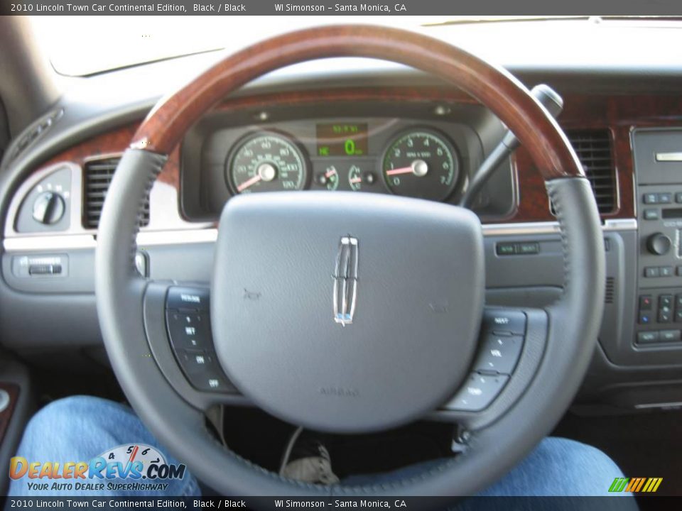 2010 Lincoln Town Car Continental Edition Black / Black Photo #24