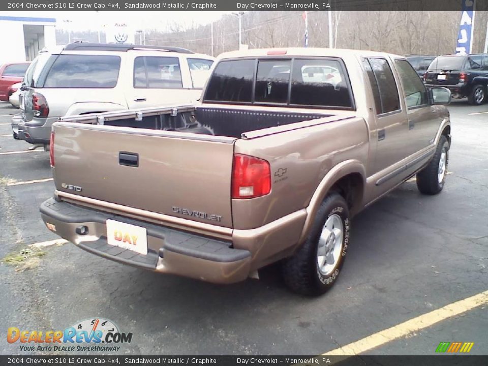 2004 Chevrolet S10 LS Crew Cab 4x4 Sandalwood Metallic / Graphite Photo #3