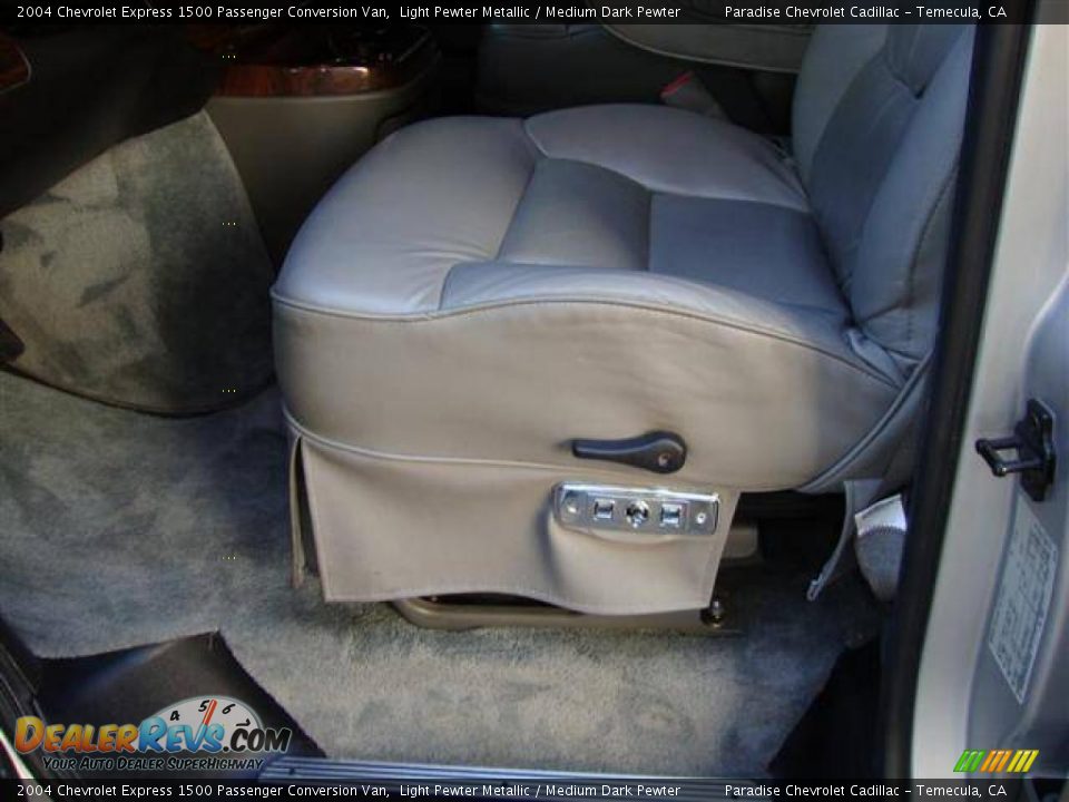 2004 Chevrolet Express 1500 Passenger Conversion Van Light Pewter Metallic / Medium Dark Pewter Photo #32