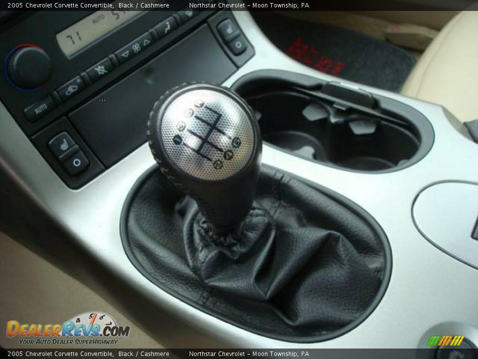 2005 Chevrolet Corvette Convertible Black / Cashmere Photo #17