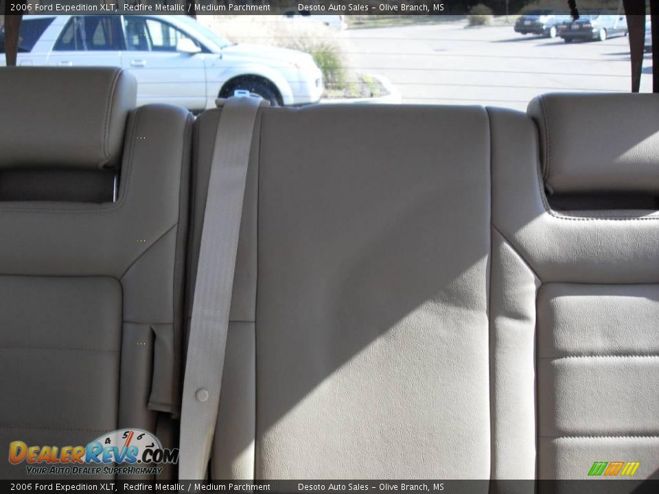 2006 Ford Expedition XLT Redfire Metallic / Medium Parchment Photo #15