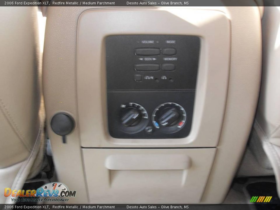 2006 Ford Expedition XLT Redfire Metallic / Medium Parchment Photo #16