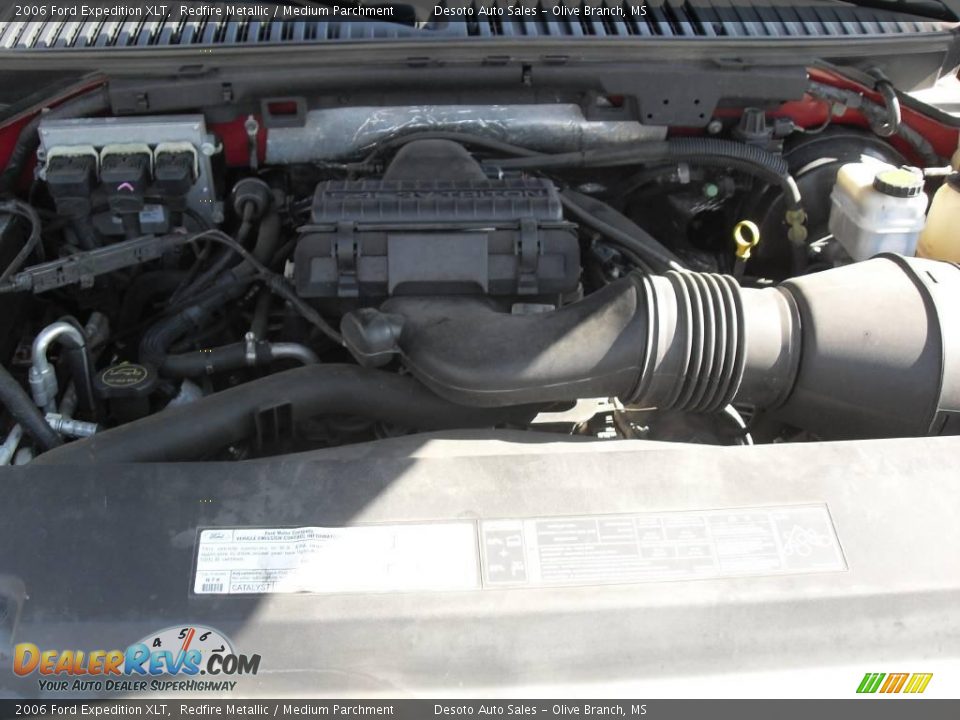 2006 Ford Expedition XLT Redfire Metallic / Medium Parchment Photo #20