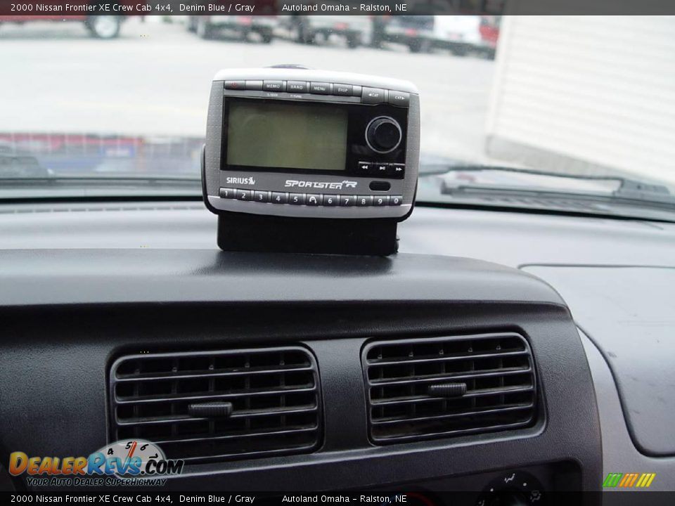 2000 Nissan Frontier XE Crew Cab 4x4 Denim Blue / Gray Photo #7