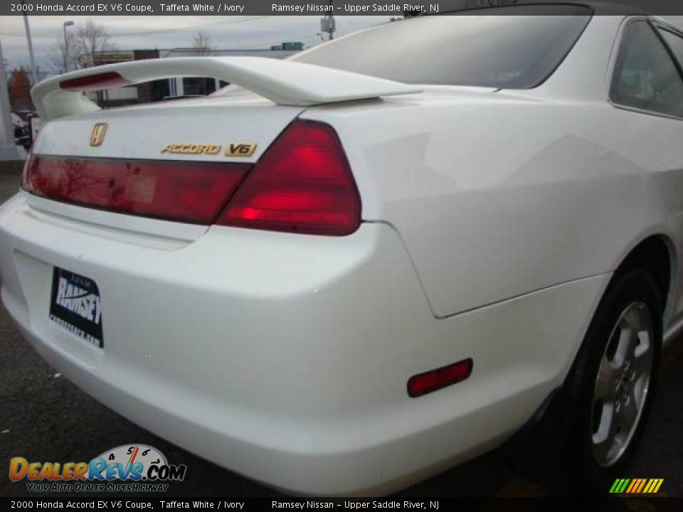 2000 Honda Accord EX V6 Coupe Taffeta White / Ivory Photo #22