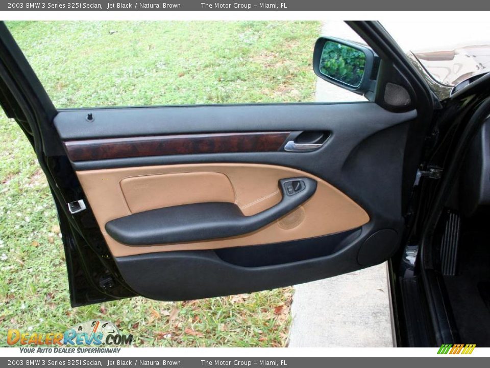 2003 BMW 3 Series 325i Sedan Jet Black / Natural Brown Photo #31