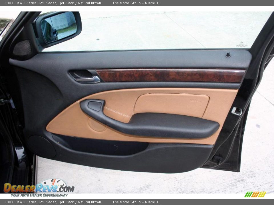 2003 BMW 3 Series 325i Sedan Jet Black / Natural Brown Photo #32