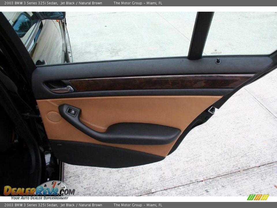 2003 BMW 3 Series 325i Sedan Jet Black / Natural Brown Photo #34