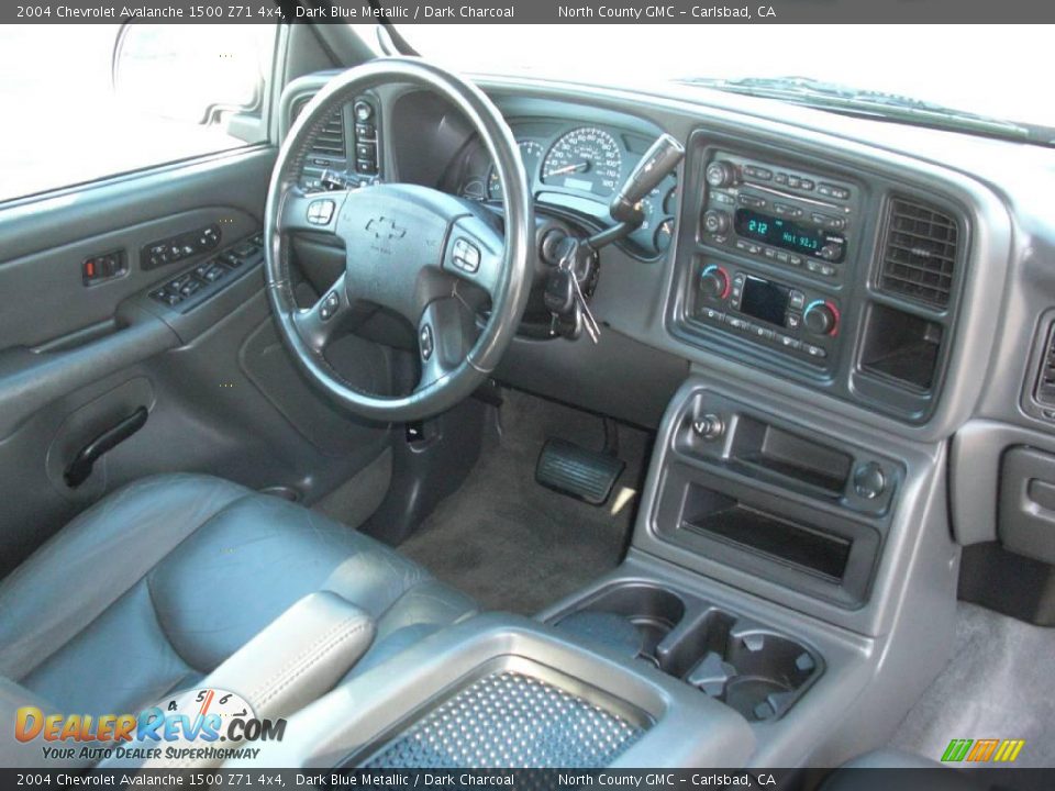 2004 Chevrolet Avalanche 1500 Z71 4x4 Dark Blue Metallic / Dark Charcoal Photo #3