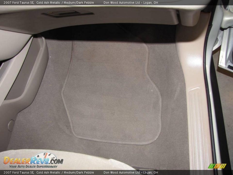 2007 Ford Taurus SE Gold Ash Metallic / Medium/Dark Pebble Photo #17