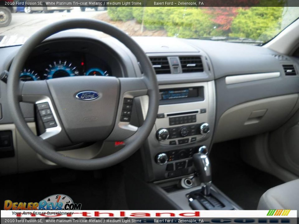2010 Ford Fusion SE White Platinum Tri-coat Metallic / Medium Light Stone Photo #14