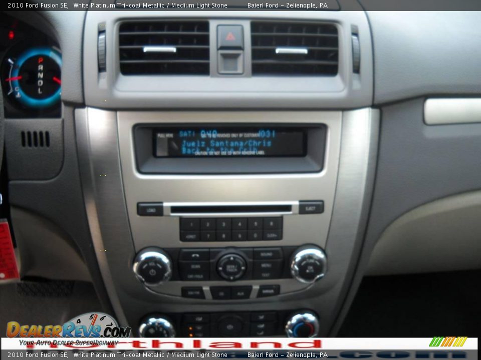 2010 Ford Fusion SE White Platinum Tri-coat Metallic / Medium Light Stone Photo #17