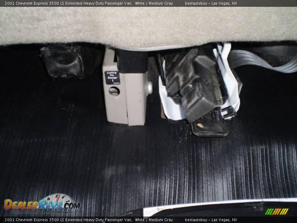 2001 Chevrolet Express 3500 LS Extended Heavy Duty Passenger Van White / Medium Gray Photo #26