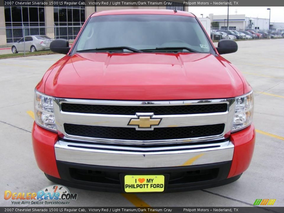 2007 Chevrolet Silverado 1500 LS Regular Cab Victory Red / Light Titanium/Dark Titanium Gray Photo #15