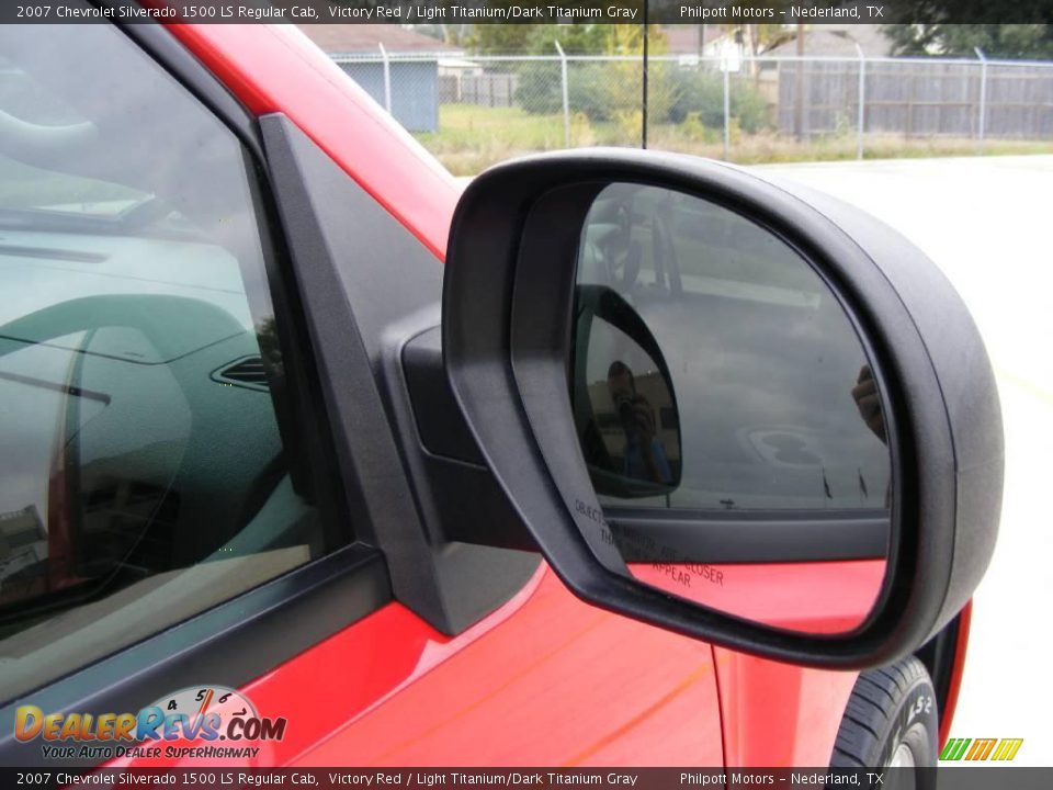 2007 Chevrolet Silverado 1500 LS Regular Cab Victory Red / Light Titanium/Dark Titanium Gray Photo #34