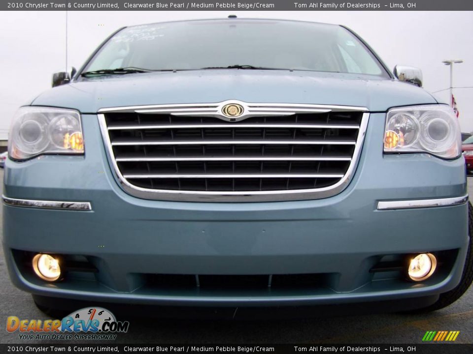2010 Chrysler Town & Country Limited Clearwater Blue Pearl / Medium Pebble Beige/Cream Photo #3