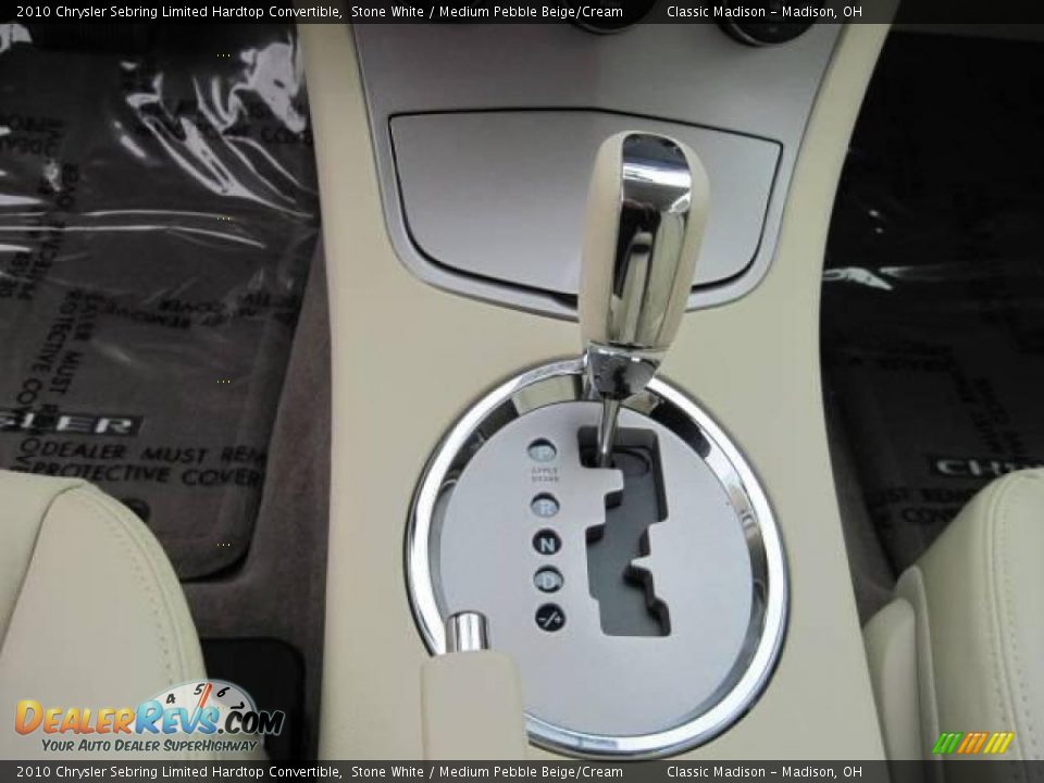 2010 Chrysler Sebring Limited Hardtop Convertible Stone White / Medium Pebble Beige/Cream Photo #9