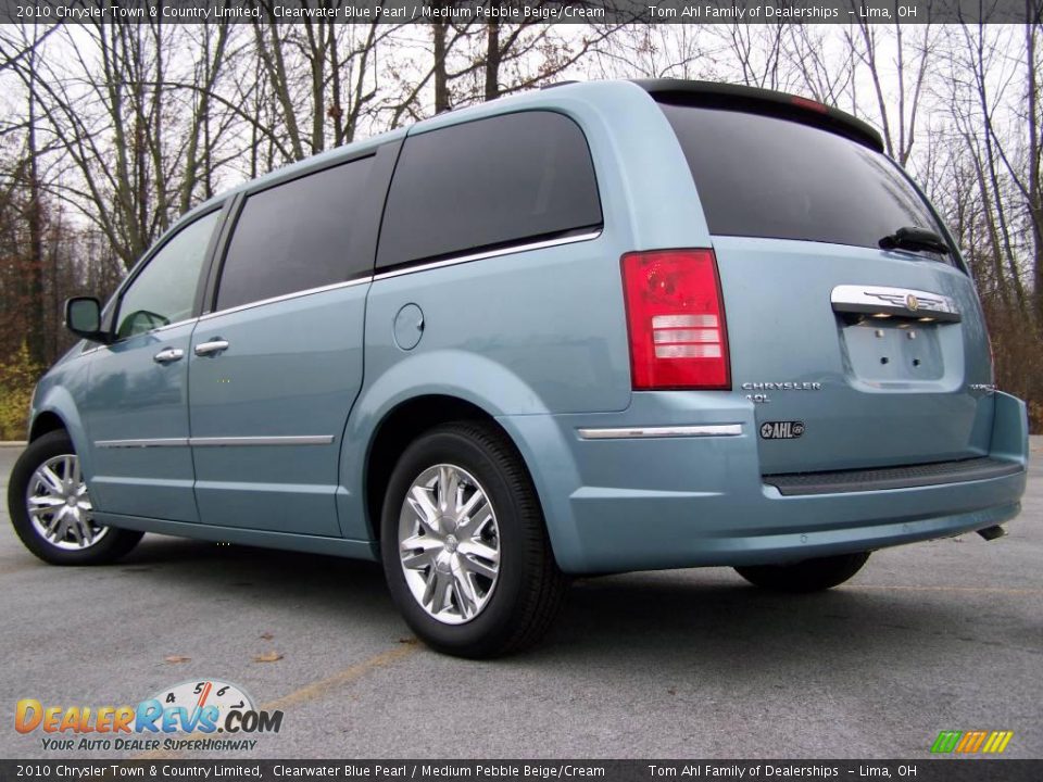 2010 Chrysler Town & Country Limited Clearwater Blue Pearl / Medium Pebble Beige/Cream Photo #4