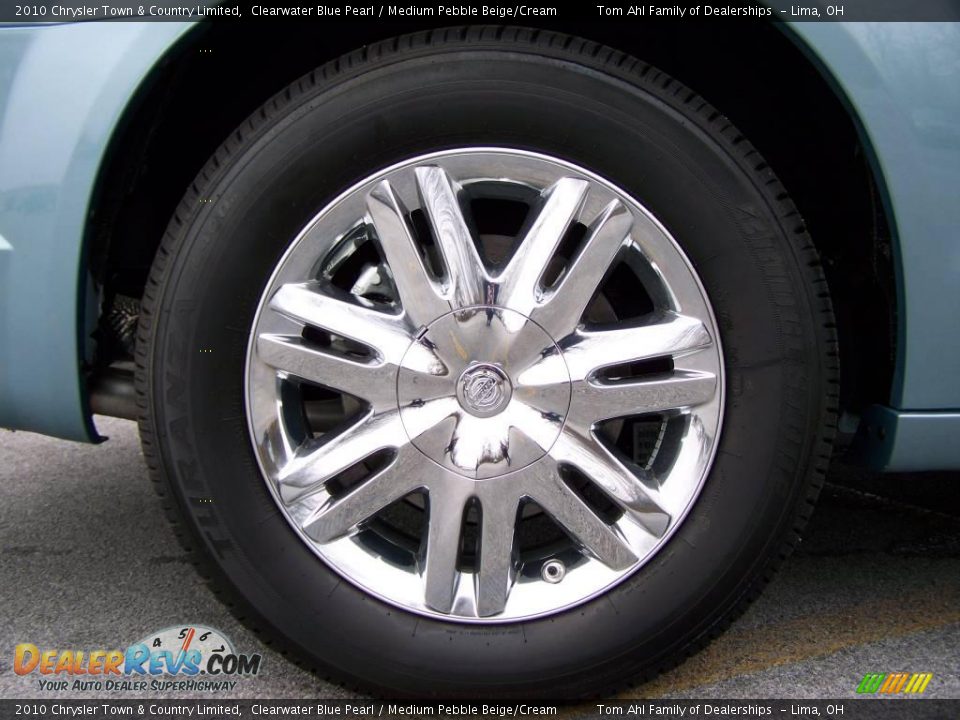 2010 Chrysler Town & Country Limited Clearwater Blue Pearl / Medium Pebble Beige/Cream Photo #8