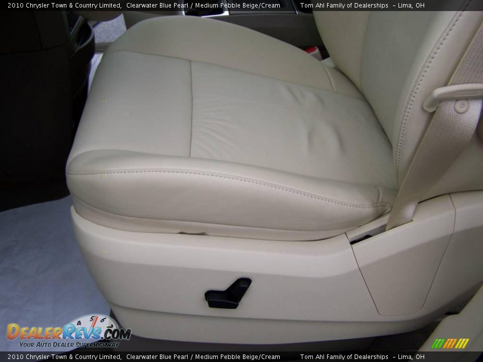 2010 Chrysler Town & Country Limited Clearwater Blue Pearl / Medium Pebble Beige/Cream Photo #11