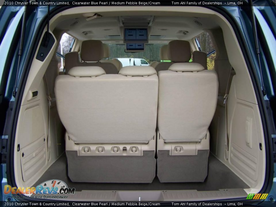 2010 Chrysler Town & Country Limited Clearwater Blue Pearl / Medium Pebble Beige/Cream Photo #14