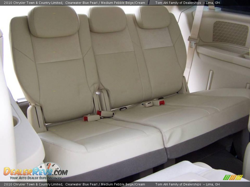 2010 Chrysler Town & Country Limited Clearwater Blue Pearl / Medium Pebble Beige/Cream Photo #18