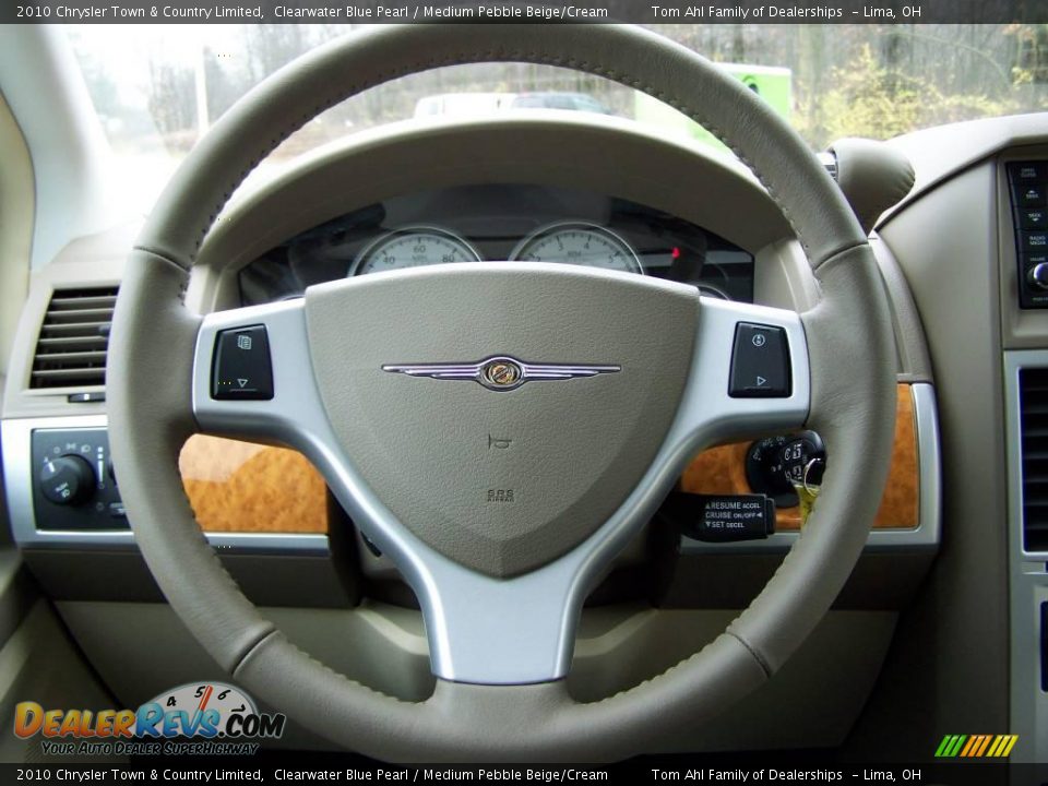 2010 Chrysler Town & Country Limited Clearwater Blue Pearl / Medium Pebble Beige/Cream Photo #25