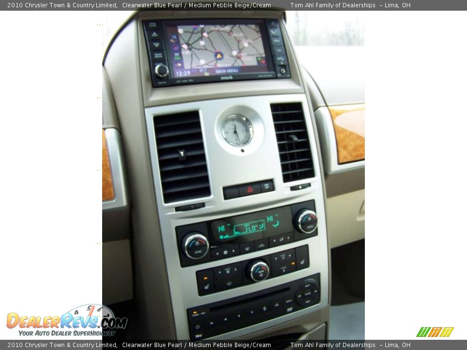 2010 Chrysler Town & Country Limited Clearwater Blue Pearl / Medium Pebble Beige/Cream Photo #27