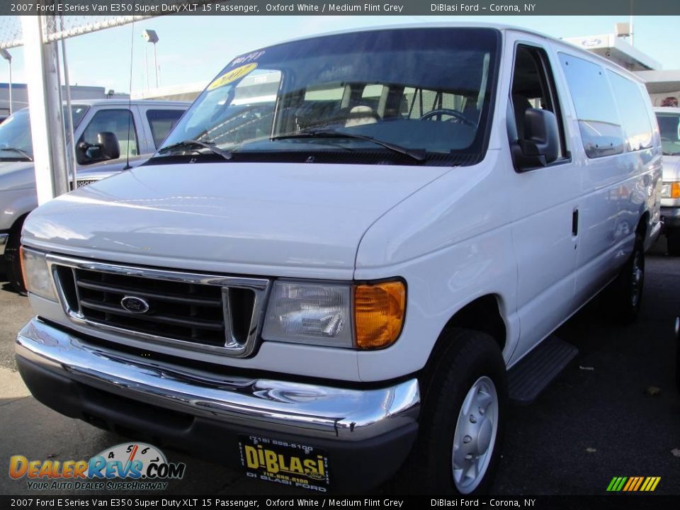 2007 Ford E Series Van E350 Super Duty XLT 15 Passenger Oxford White / Medium Flint Grey Photo #1