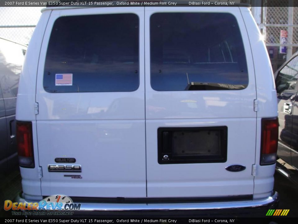 2007 Ford E Series Van E350 Super Duty XLT 15 Passenger Oxford White / Medium Flint Grey Photo #4
