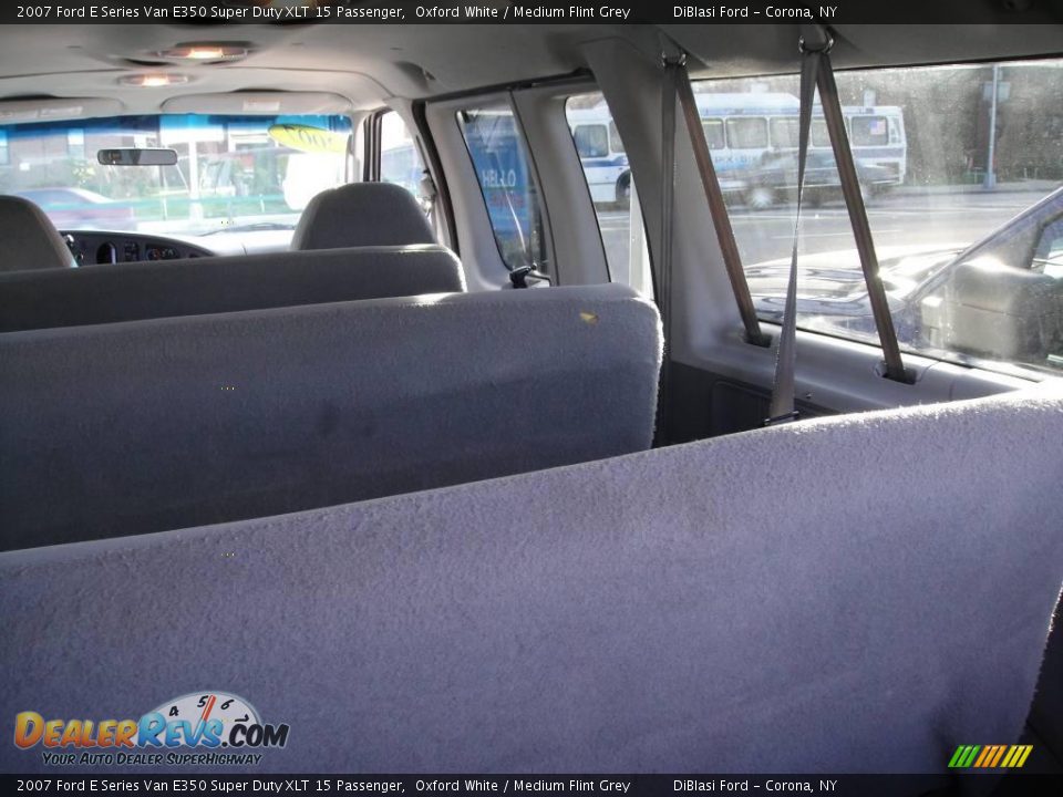 2007 Ford E Series Van E350 Super Duty XLT 15 Passenger Oxford White / Medium Flint Grey Photo #7