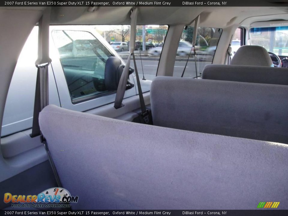 2007 Ford E Series Van E350 Super Duty XLT 15 Passenger Oxford White / Medium Flint Grey Photo #8