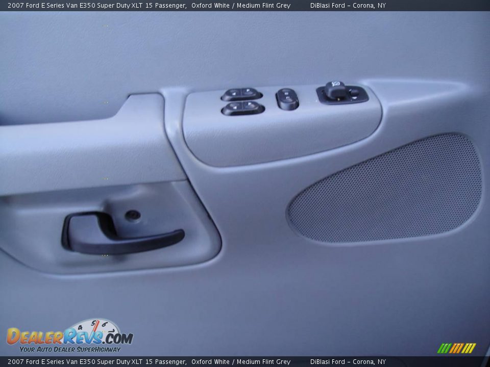 2007 Ford E Series Van E350 Super Duty XLT 15 Passenger Oxford White / Medium Flint Grey Photo #9