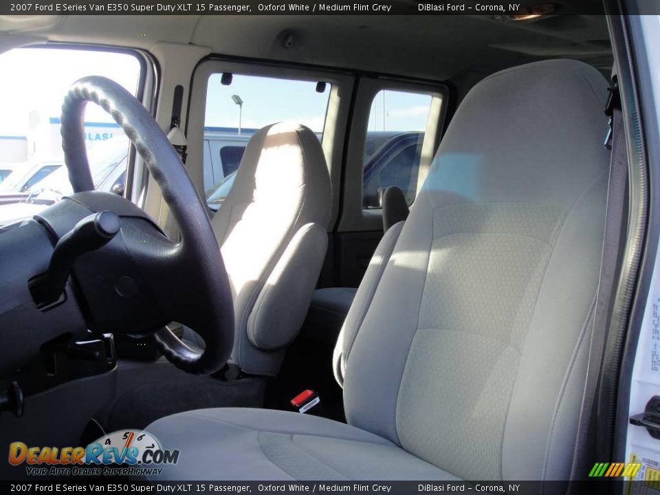2007 Ford E Series Van E350 Super Duty XLT 15 Passenger Oxford White / Medium Flint Grey Photo #10