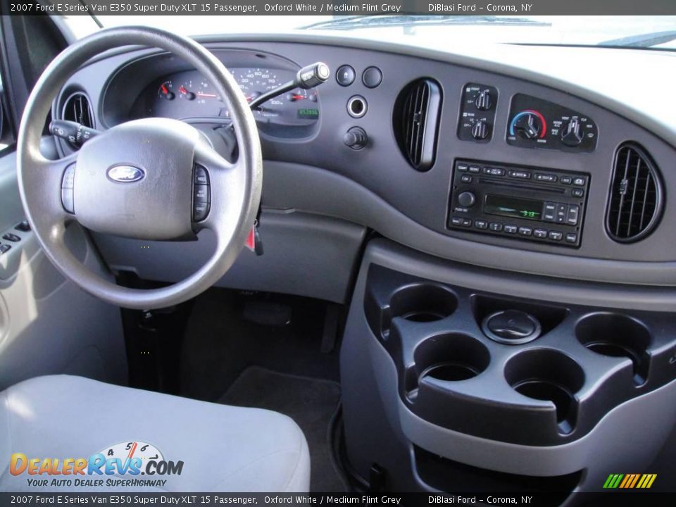 2007 Ford E Series Van E350 Super Duty XLT 15 Passenger Oxford White / Medium Flint Grey Photo #13