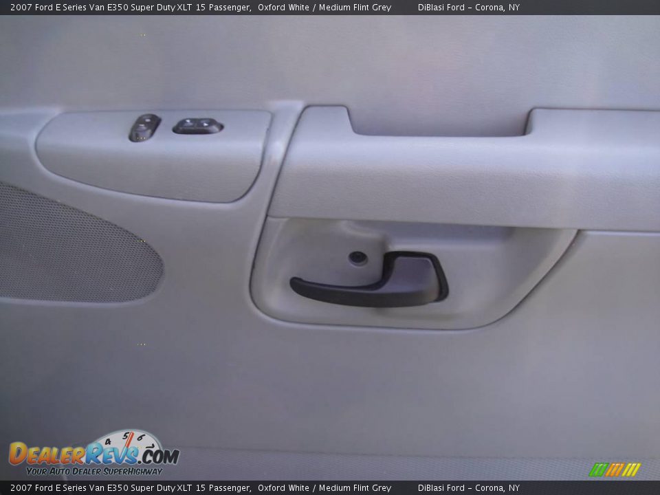 2007 Ford E Series Van E350 Super Duty XLT 15 Passenger Oxford White / Medium Flint Grey Photo #14